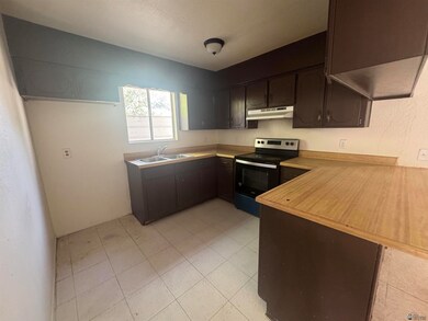 137 W Fulton St, Somerton, AZ 85350 - photo 4