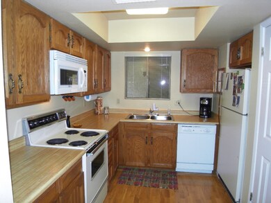 Kitchen w/ 3/4' Oak Floors