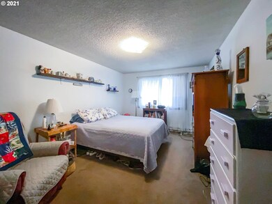 1421 NE Olvera Ct, Gresham, OR 97030 - photo 6