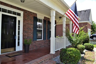 Covered Front Porch!