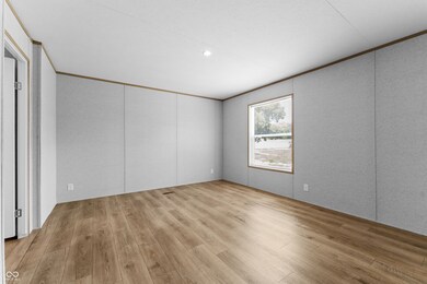 202 Doe Creek Dr, Cloverdale, IN 46120 - photo 5