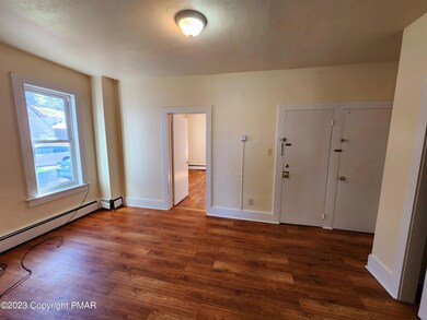 554 N 5th St unit 1, Stroudsburg, PA 18360 - photo 4