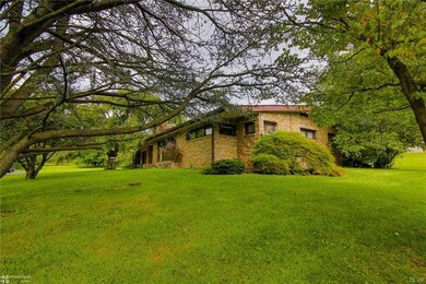 4301 Wrights Ln, Whitehall, PA 18052 - photo 5