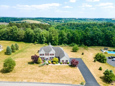 417 Jacob Ct, Nazareth, PA 18064 - photo 2