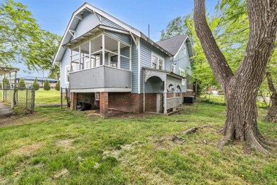 Screened in porch