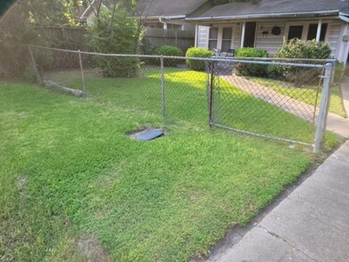 3933 Melbourne St, Houston, TX 77026 - photo 3