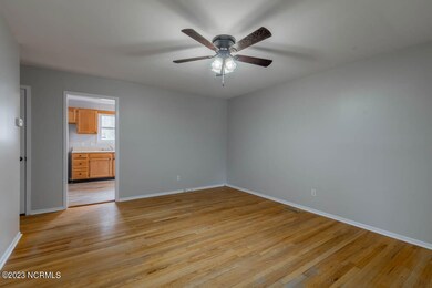 704 Henderson Dr, Jacksonville, NC 28540 - photo 6