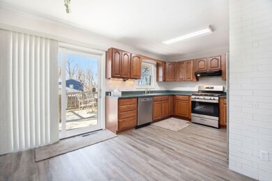 2238 Woodside kitchen 2