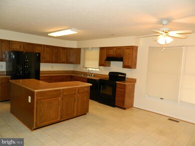 6702 Farmstead Ln, Fredericksburg, VA 22407 - photo 4