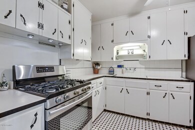 2519-East-Montecito-Avenue-31