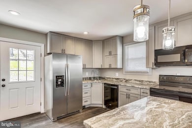 221 Elizabeth Ave, Brooklyn, MD 21225 - photo 6