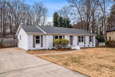 1606 Maple Ridge Ct, Greensboro, NC 27455 - photo 3