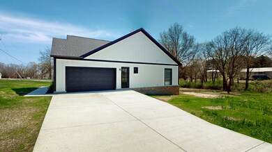 14 Elm Crest Dr, McMinnville, TN 37110 - photo 6