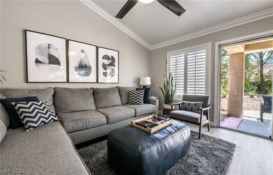 Great room plan features 10' ceilings