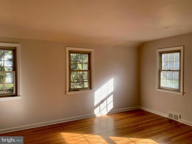 81 Sullivan Rd, Wayne, PA 19087 - photo 4