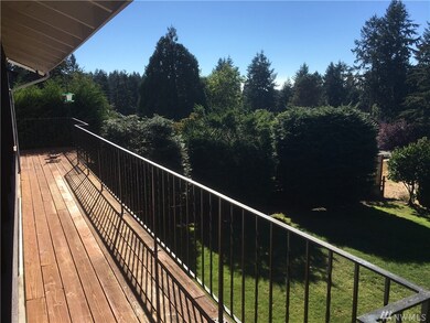 4114 Robin Rd W, University Place, WA 98466 - photo 3