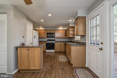 9342 Cross Timbers Ct, Laurel, MD 20723 - photo 6