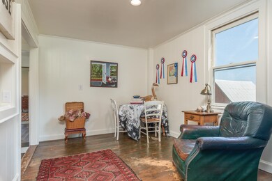 76 Poverty Lane, Waldoboro - Hang Your H