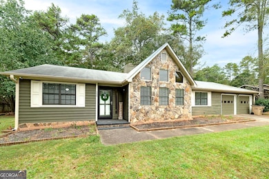 200 Cowan Dr, Stockbridge, GA 30281 - photo 2