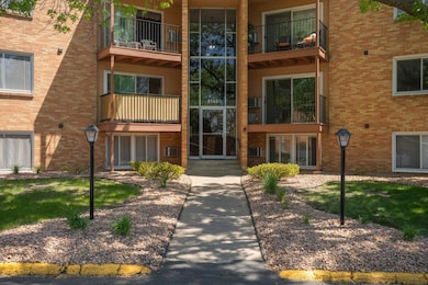 9143 Highway 55 unit 301, Golden Valley, MN 55427 - photo 4