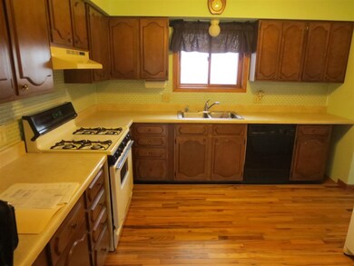 1613 W Burbank Ave, Janesville, WI 53546 - photo 5