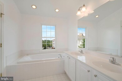 135 Chevy Chase St unit A, Gaithersburg, MD 20878 - photo 5