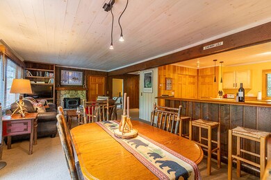 Camp_Bearadise_In_Lake_Placid_DiningRoom