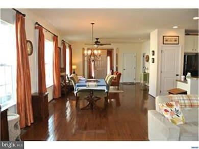 811 N Aikens Tavern Ct, Newark, DE 19702 - photo 3