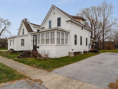 15 Walnut St, Saint Albans, VT 05478 - photo 2