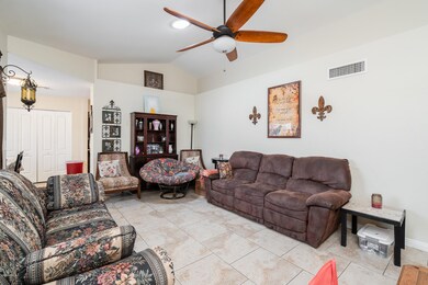 04_Living-Room-01