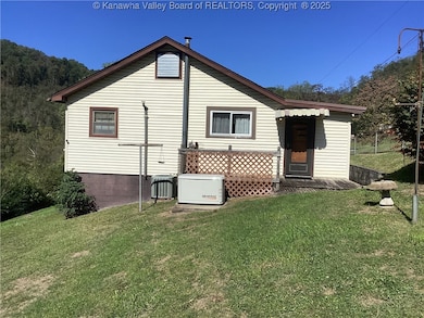 574 Churchill Rd, Seth, WV 25181 - photo 4