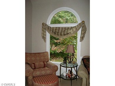 Den/Family/Great Room - Great windows!