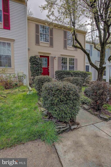 2541 Log Mill Ct, Crofton, MD 21114 - photo 3