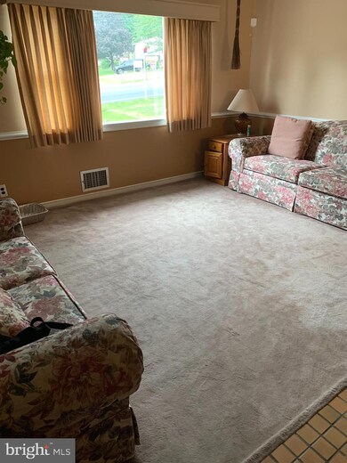 5408 Whitfield Chapel Rd, Lanham, MD 20706 - photo 2