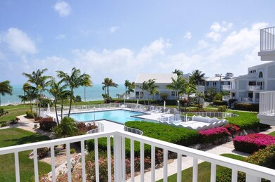 Additional Pool & Oceanview from Living