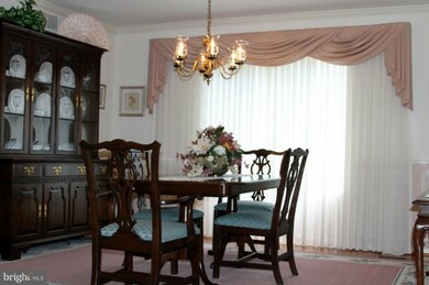 5781 Kinsmen Courage Ct, Sykesville, MD 21784 - photo 7