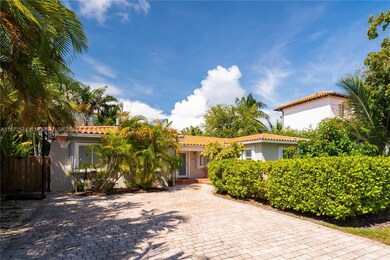 784 Ridgewood Rd, Key Biscayne, FL 33149 - photo 2