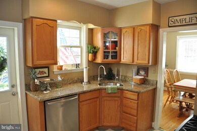 1256 Circle Dr, Halethorpe, MD 21227 - photo 5