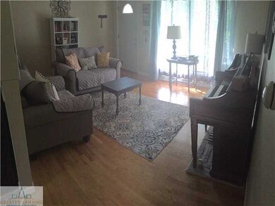 535 W Rouse St, Lansing, MI 48910 - photo 2