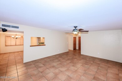 019 - 442 N. Chalet Avenue