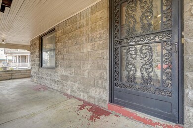 812 E Walnut-5
