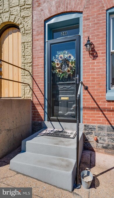 241 Chestnut St, Reading, PA 19611 - photo 3