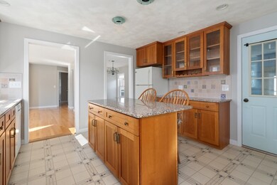 50 Pleasant St unit 2, Wakefield, MA 01880 - photo 7
