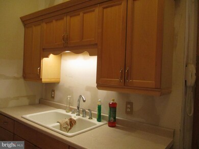 1260 Thurman St, Camden, NJ 08104 - photo 5