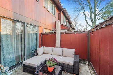 5 Belmar Dr E unit 382F, Staten Island, NY 10314 - photo 3