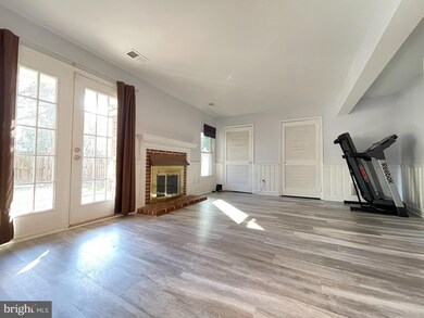 6897 Mclean Province Cir, Falls Church, VA 22043 - photo 5