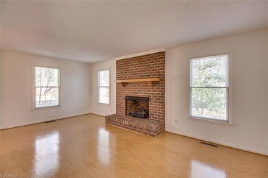 1947 Woodlane Ct, Asheboro, NC 27205 - photo 4