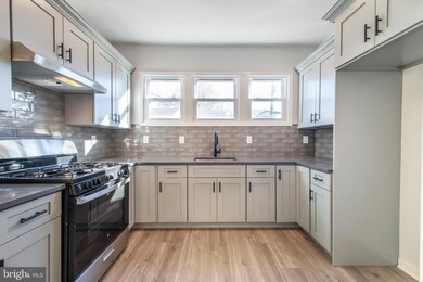 105 Coolidge St unit FIRST FLOOR, Irvington, NJ 07111 - photo 2