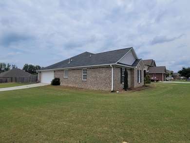1001 Emerald Way, Hartselle, AL 35640 - photo 2