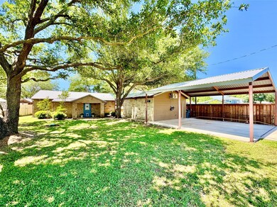 4712 E Holiday Estates Ct, Granbury, TX 76049 - photo 2